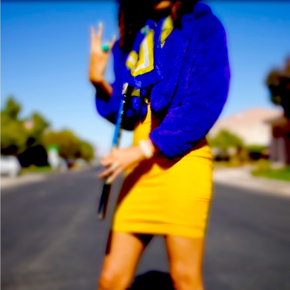 Royal Faux Fur Jacket 💙 - Picture 2 of 2